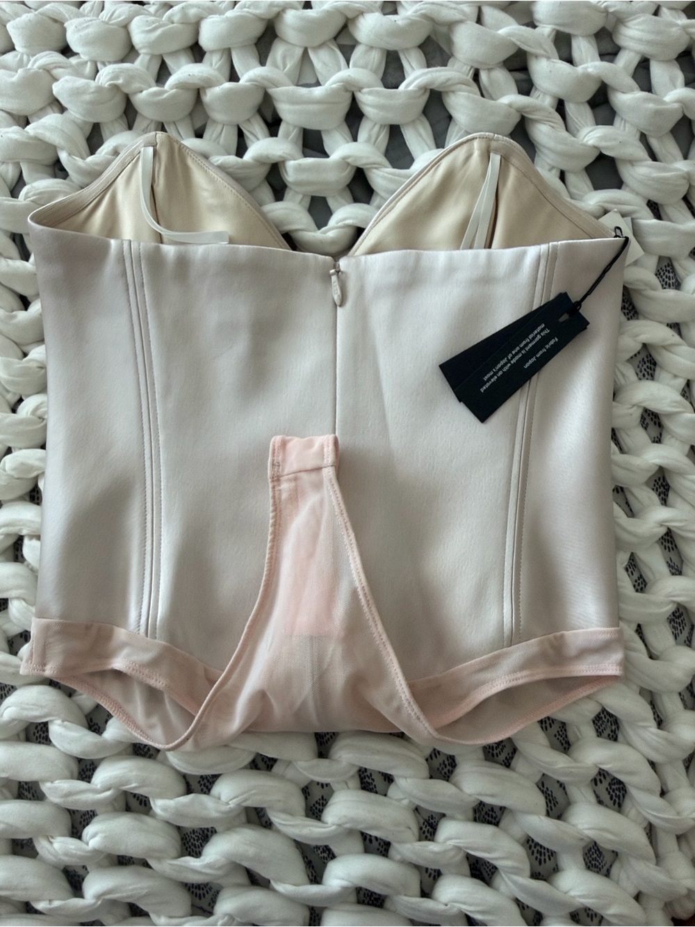 NWT ARITZIA Strapless Satin Bustier Bodysuit in Blush SIZE 6 - Picture 4 of 5